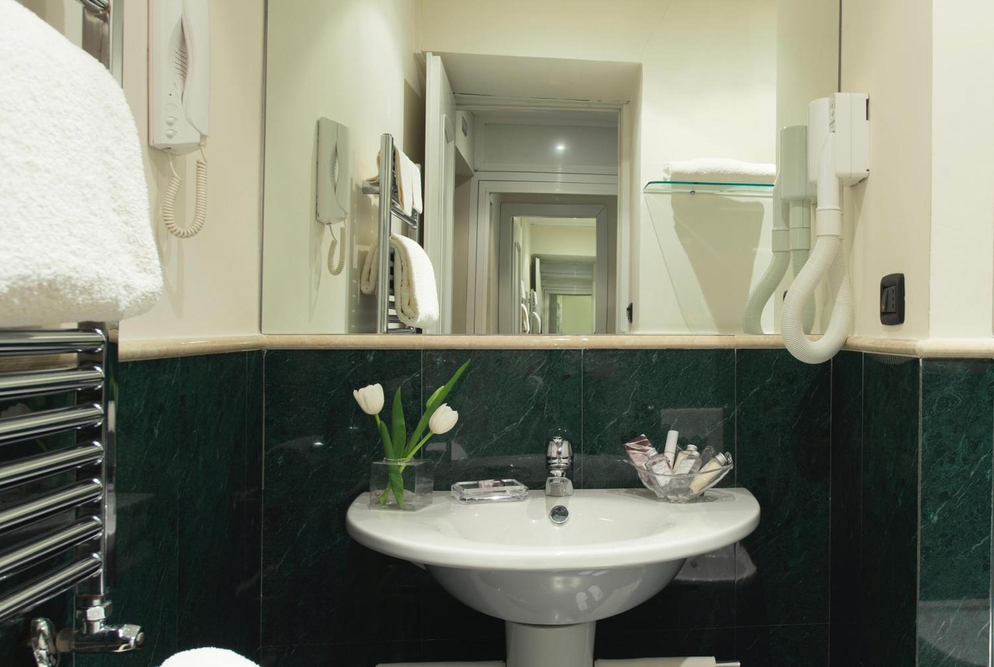 Hotel Gregoriana Rome Room photo